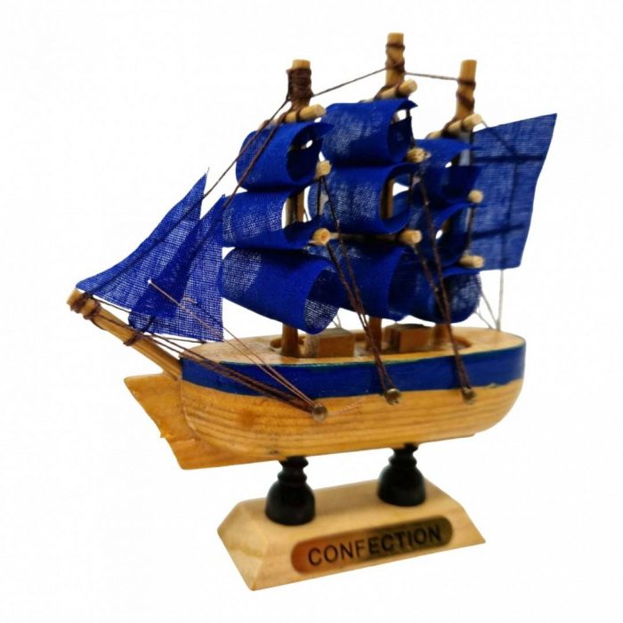 Corabie din lemn pe piedestal, 10x10x3 cm [4]