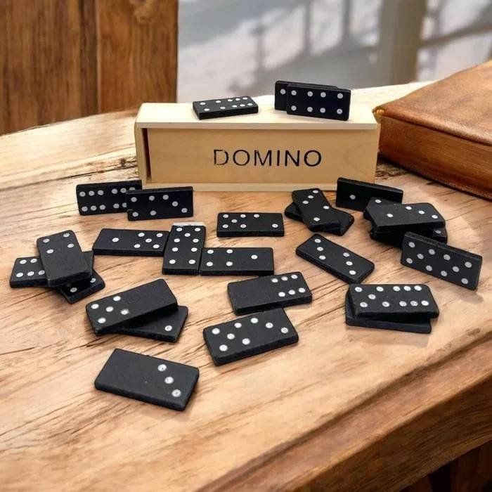Domino din lemn, joc clasic pentru distractie si logica [4]