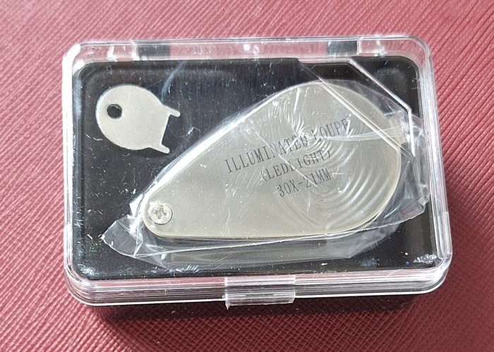 Lupa profesionala pentru monede / bancnote / timbre 30 x 21 mm, Led si baterii incluse [8]