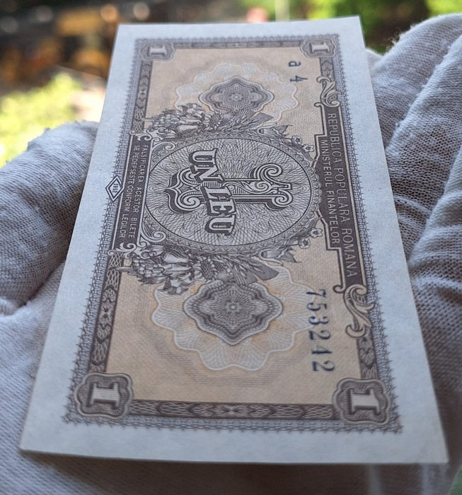 Romania, 1 leu 1952, seria a 4 / 753242, aproape necirculata [5]
