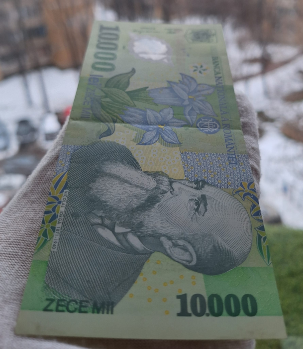 Romania, 10000 Lei 2000, semnatura Isarescu, circulata, seria 016A2639474 [3]