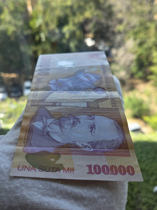 Romania, 100000 lei 2001, seria 034A5820832, circulata, stare buna [3]