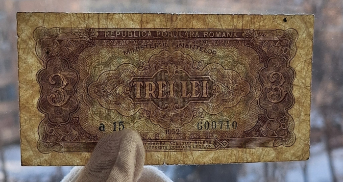 Romania, 3 lei 1952, seria a 15 / 600710, circulata [3]