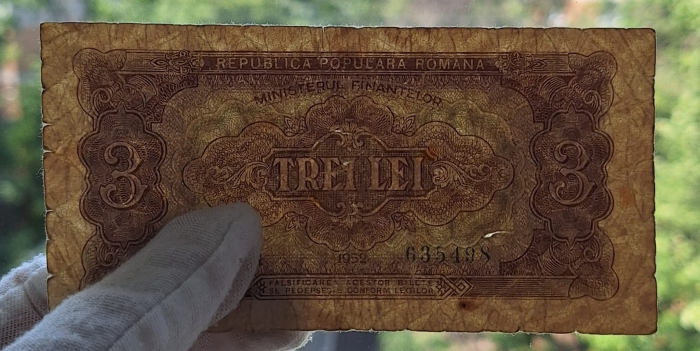 Romania, 3 lei 1952, seria r 24 / 635498, circulata [6]