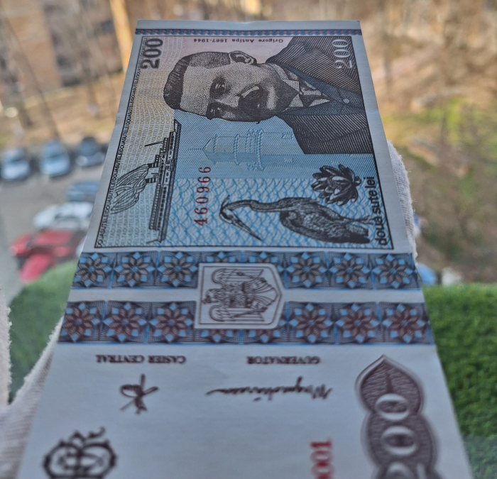 Romania, 200 lei 1992, Grigore Antipa, necirculata, cu urme de manipulare [5]