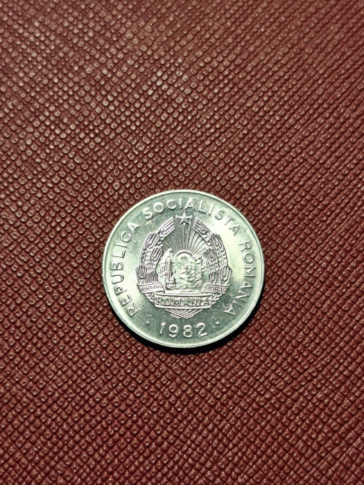 Romania - RSR, moneda 25 Bani 1982, cu luciu de batere [2]