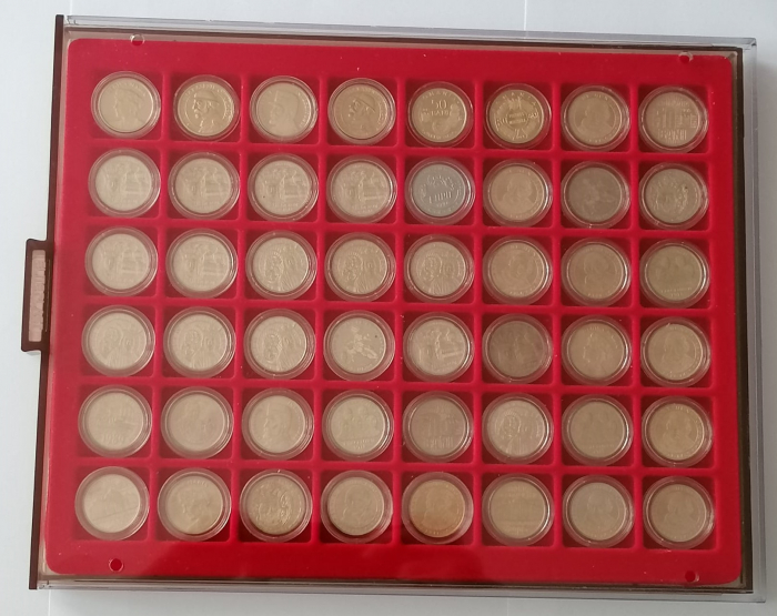 Tavita depozitare monede 50 bani proof, dispune de 48 spatii patrate x 30 MM [1]