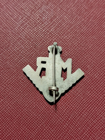 INSIGNA MUNCA TINERETULUI ROMAN (MTR) 1942-1944 [1]