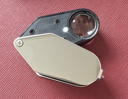 Lupa profesionala pentru monede / bancnote / timbre 10 x 21 mm, Led si baterii incluse [1]