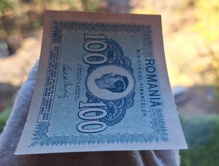 Romania 100 Lei 1945, Regele Mihai, aproape necirculata [4]