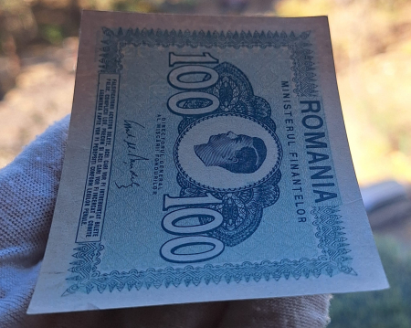 Romania 100 Lei 1945, Regele Mihai, aproape necirculata [4]