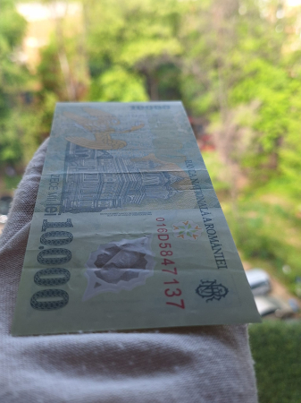 Romania, 10000 Lei 2000, semnatura Isarescu, circulata, seria 016D5847137 [3]