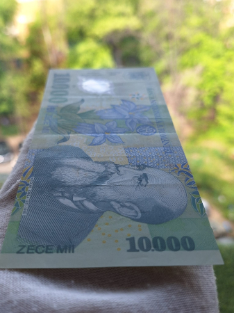 Romania, 10000 Lei 2000, semnatura Isarescu, circulata, seria 016D5847137 [2]