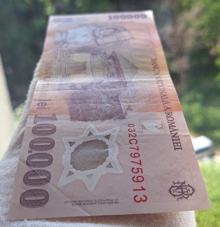Romania, 100000 lei 2001, seria 032C7975913, circulata, stare buna [3]