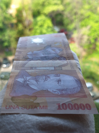 Romania, 100000 lei 2001, seria 032D6637588, circulata, stare buna [2]