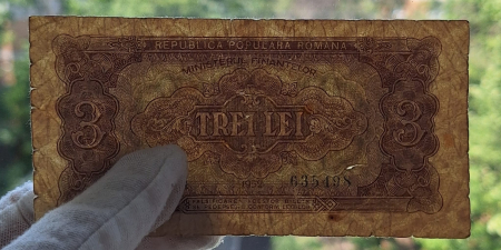 Romania, 3 lei 1952, seria r 24 / 635498, circulata [5]