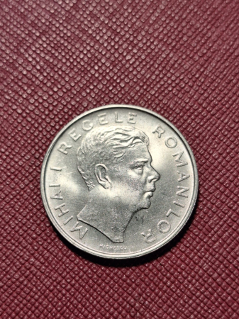 Monede Romania - Romania, Regat, 100 lei 1944, Regele Mihai I, cu luciu de batere
