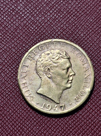 Romania, Regat, 10000 lei 1947, varianta cu fum pe Litera L [1]