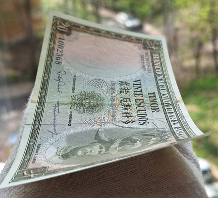 Timor, 20 escudos 1967, aproape necirculata [2]