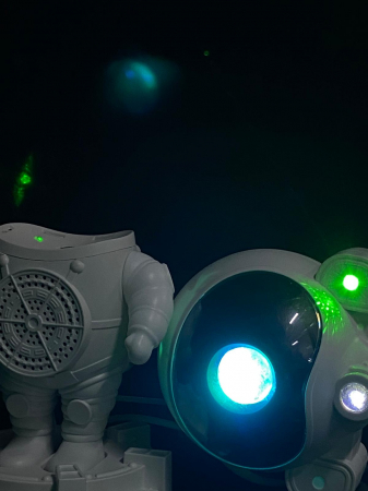 Proiector Laser Astronaut cu Joc de Lumini Aurora Boreala si Stele, Boxa, Sunete Albe, Functie Bluethood, Reglare 360, Timer, Setare Luminozitate, Viteza, Telecomanda [8]