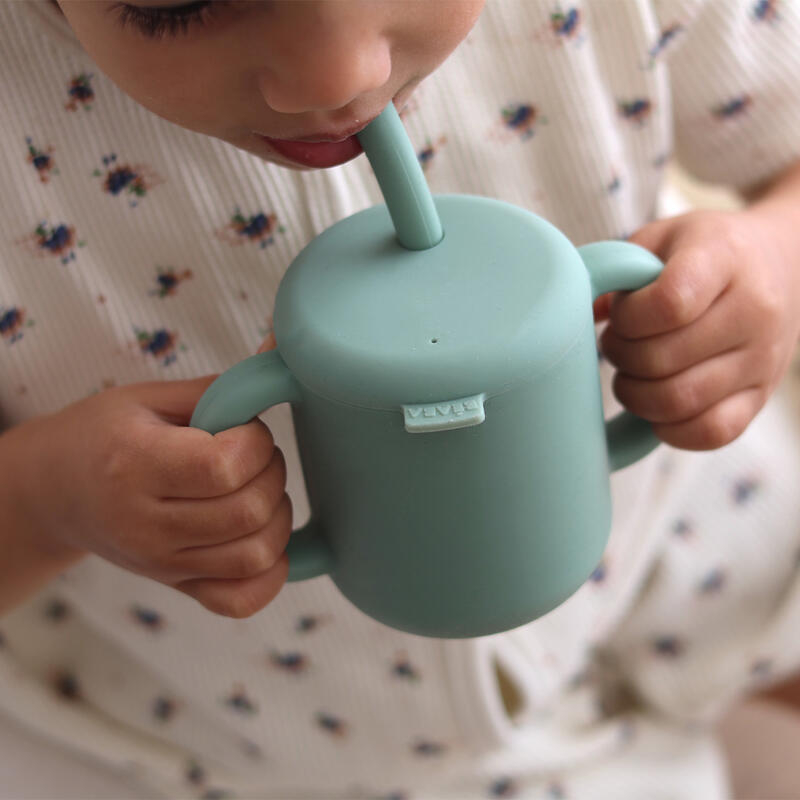 Cana de antrenament cu pai din silicon Beaba Sage Green [4]