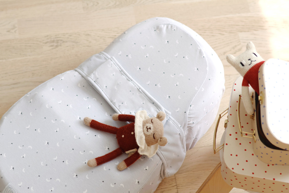 Baby nest ergonomic Red Castle Cocoonababy 10° Moon & Stars [2]