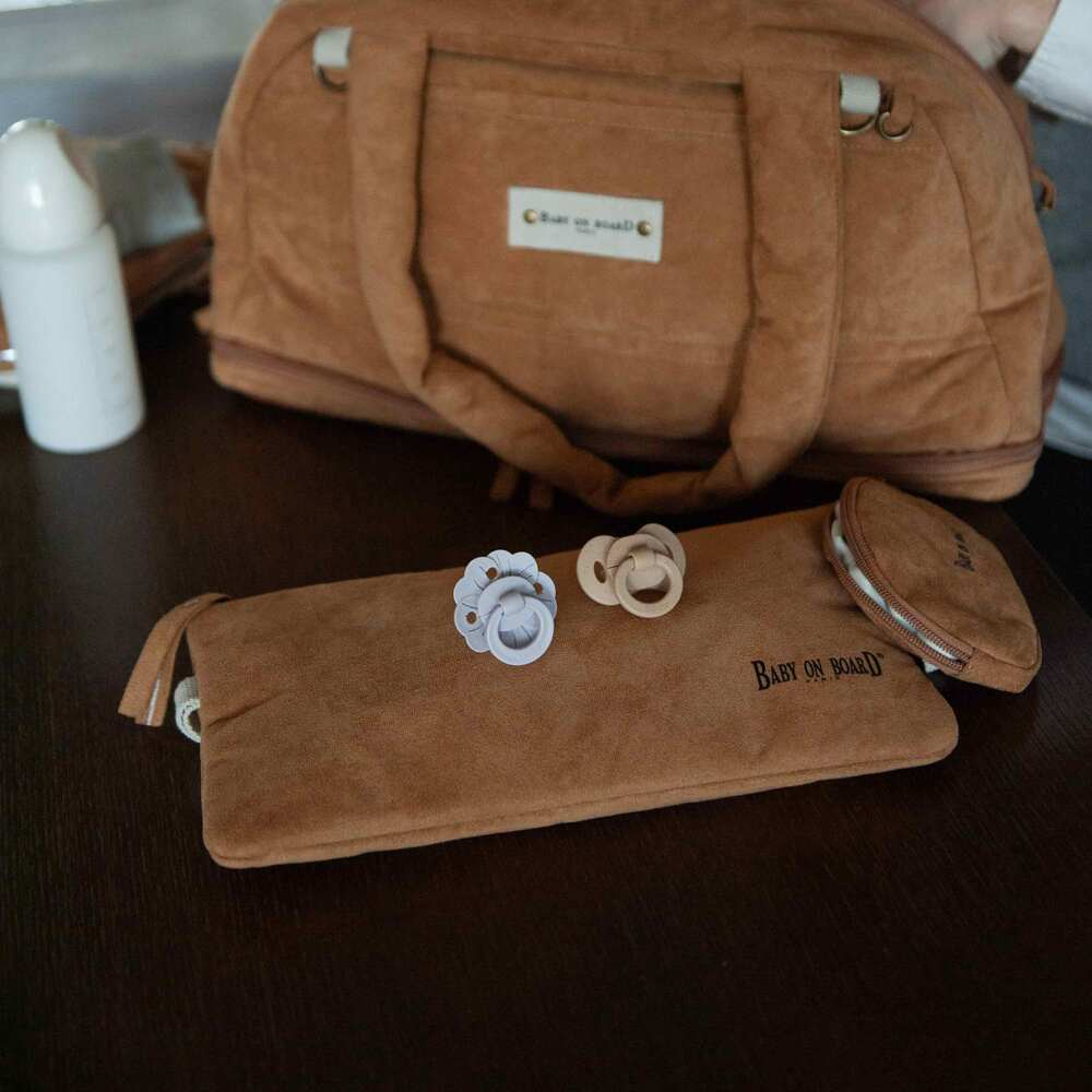 Geanta de infasat Baby On Board Doudoune Camel [3]