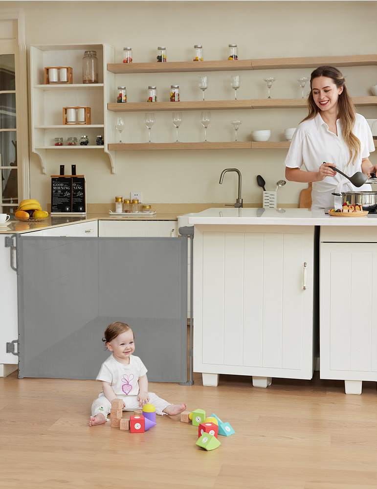 Poarta retractabila bebelusi Momcozy 140 cm Grey [7]