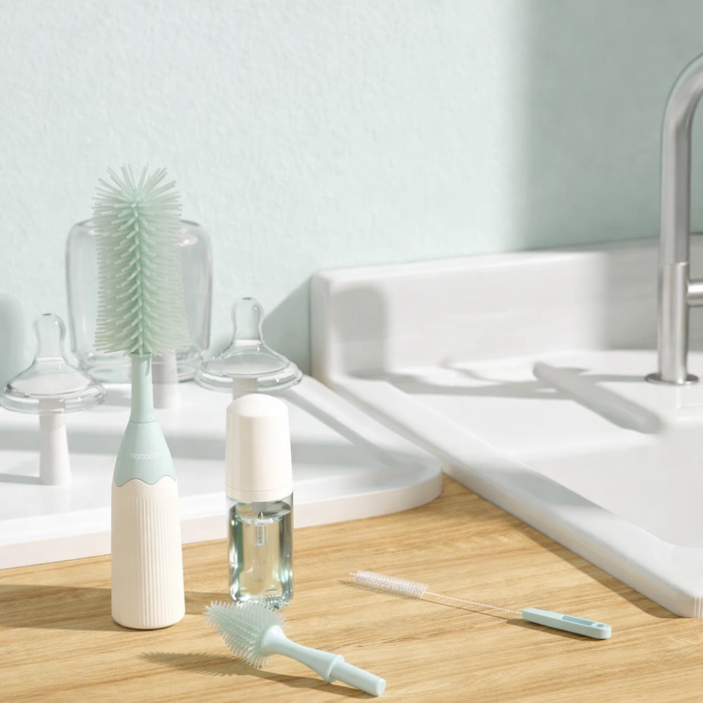 Set curatare biberoane Momcozy cu spuma 360 Push-Press Green [2]