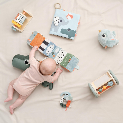 Carte moale pentru tummy time Done by Deer Deer Friends Multicolor [8]