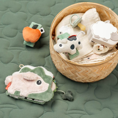 Jucarie senzoriala carticica de plus Done by Deer Tiny Farm Colour Mix [6]