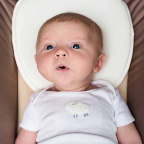 Pentru Mama - Perna ergonomica nou nascut bblüv Pilö Ivory