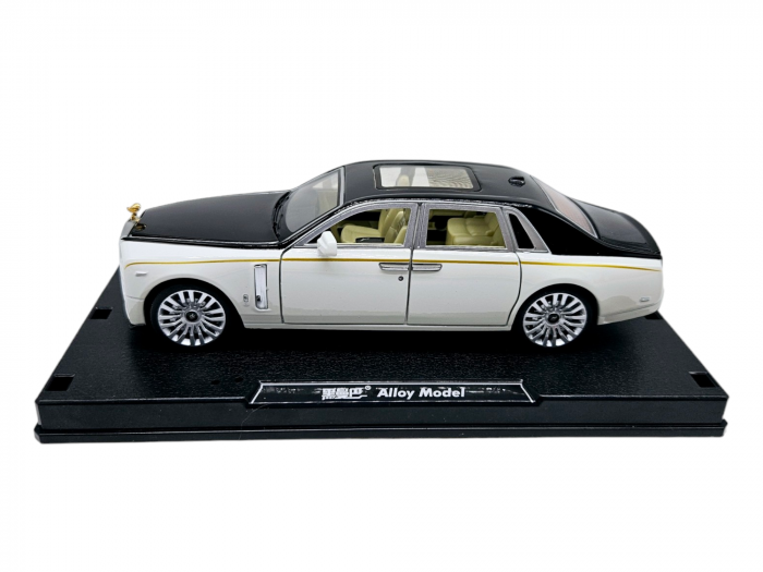 Masina metalica limuzina Rolls Royce Phantom, 3 sunete realistice, Farurile si stopurile lumineaza, Usile, capota si portbagajul se deschid, Baterii incluse, 18cm, Alb, Scara 1:32, Replica [8]