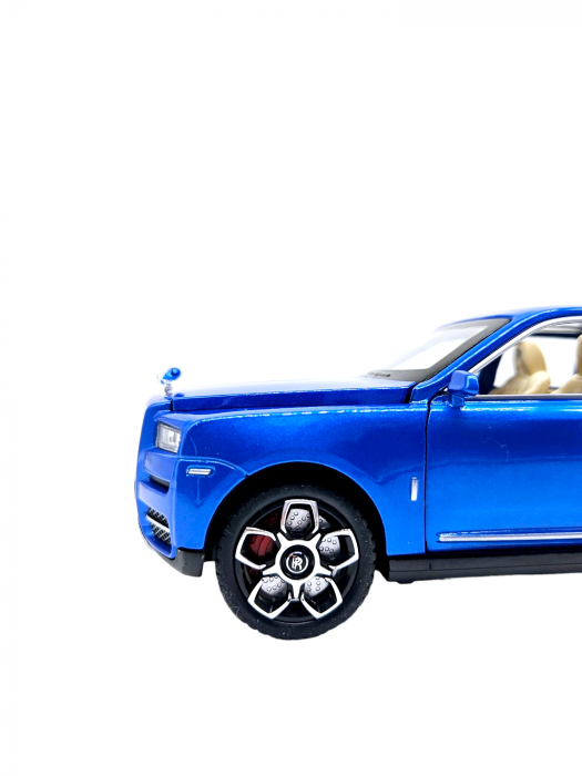Masina metalica Rolls Royce Cullinan cu efecte de fum, Sunete realistice, Farurile si stopurile lumineaza, Capota, portbagajul si cele 4 usi se deschid, Baterii incluse, 21cm, Albastru, Fara cutie, Re [9]
