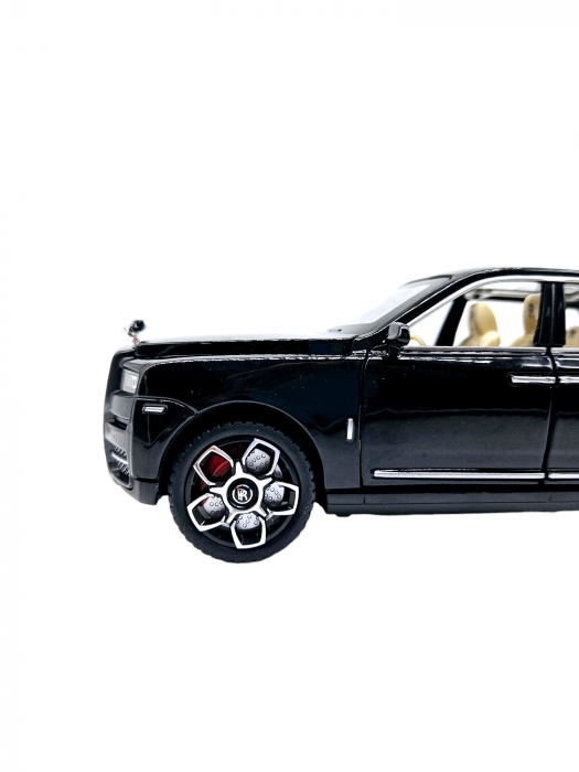 Masina metalica Rolls Royce Cullinan cu efecte de fum, Sunete realistice, Farurile si stopurile lumineaza, Capota, portbagajul si cele 4 usi se deschid, Baterii incluse, 21cm, Negru, Fara cutie, Repli [9]