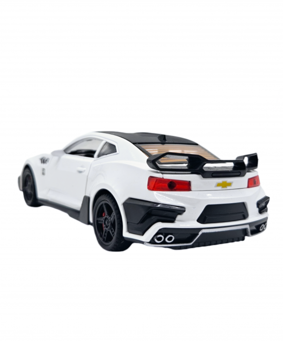 Masina metalica tip Chevrolet Camaro, Sunete realistice, Farurile si stopurile lumineaza, Usile, capota si portbagajul se deschid, Alb, 16cm, Scara 1:32 [6]