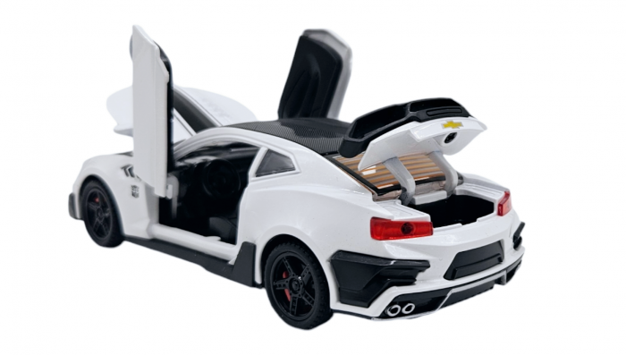 Masina metalica tip Chevrolet Camaro, Sunete realistice, Farurile si stopurile lumineaza, Usile, capota si portbagajul se deschid, Alb, 16cm, Scara 1:32 [9]