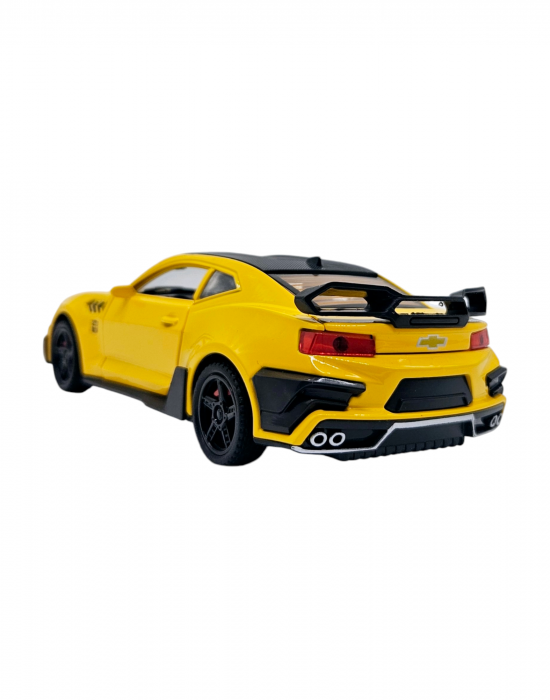 Masina metalica tip Chevrolet Camaro, Sunete realistice, Farurile si stopurile lumineaza, Usile, capota si portbagajul se deschid,, Galben, 16cm, Scara 1:32 [3]