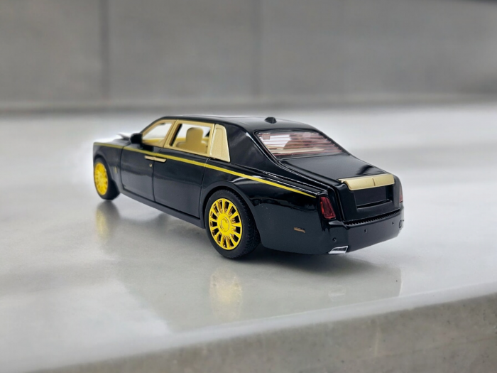 Masina metalica tip Rolls Royce Limuzina editie Gold, 3 sunete realistice, Farurile si stopurile lumineaza, Usi mobile, Baterii incluse, 21cm, Negru, Scara 1:24 [7]