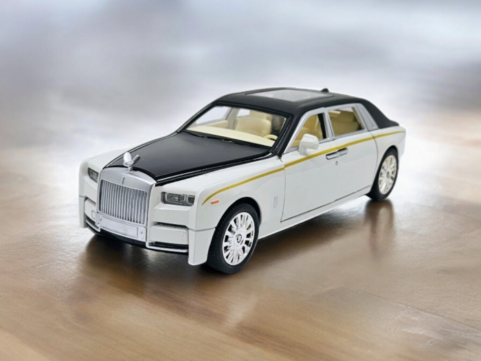 Masina metalica tip Rolls Royce Limuzina editie Gold, 3 sunete realistice, Farurile si stopurile lumineaza, Usi mobile, Baterii incluse, 21cm, Alb, Scara 1:24 [5]