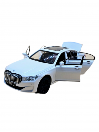 Masini metalice 21-25cm - Masina metalica BMW Seria 7, 3 sunete realistice, Farurile si stopurile lumineaza, Usile, capota si portbagajul se deschid, Baterii incluse, 22cm, Alb, Scara 1:24, Replica