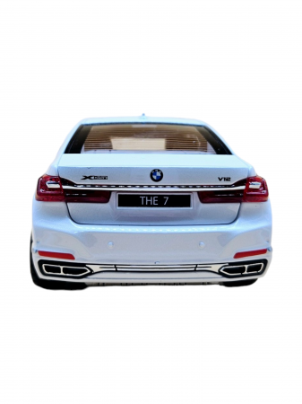 Masina metalica BMW Seria 7, 3 sunete realistice, Farurile si stopurile lumineaza, Usile, capota si portbagajul se deschid, Baterii incluse, 22cm, Alb, Scara 1:24, Replica [6]