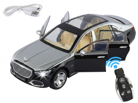 Masini metalice 21-25cm - Masina metalica cu Cheie, tip Mercedes Maybach S 680, Usile se deschid din Cheie, Sunete si lumini, Cablu USB, Capota si portbagaj mobile, scara 1:24, Negru-argintiu, 20cm
