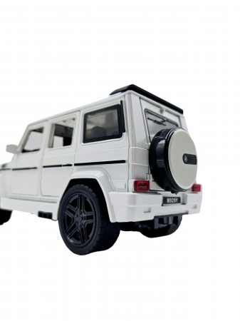 Masina metalica Mercedes G-Class G65, 3 sunete realistice, Farurile lumineaza, Usile, capota si portbagajul se deschid, Baterii incluse,  21cm, Alb, Replica [8]