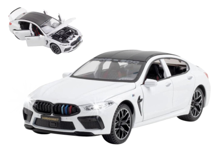 Masini metalice 21-25cm - Masina metalica tip BMW M8, Sunete realistice, Farurile si stopurile lumineaza, Usile si capota se deschid, Anvelope cauciuc, Claxon Functional Baterii incluse, 21cm, Alb, Scara 1:24