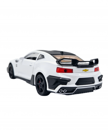 Masina metalica tip Chevrolet Camaro, Sunete realistice, Farurile si stopurile lumineaza, Usile, capota si portbagajul se deschid, Alb, 16cm, Scara 1:32 [5]