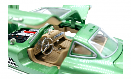 Masina metalica tip Mercedes-Benz 300 SL cu efecte de fum, Sunete si lumini, Capota portbagajul si cele 2 usi se deschid, Baterii incluse, 21 cm, Verde, Sacara1:24 [10]