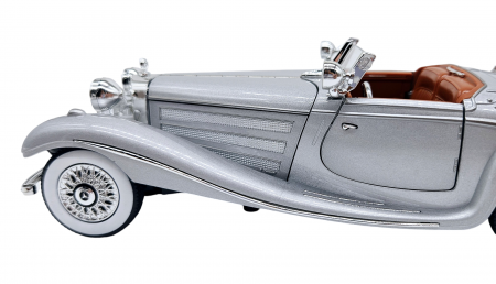 Masina metalica tip Mercedes-Benz 500K Special Roadster 1936 cu efecte de fum, Sunete si lumini, Capota portbagajul si cele 2 usi se deschid, Baterii incluse, 22 cm, Gri, Scara 1:24 [6]