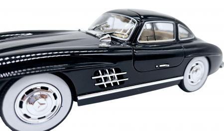 Masina metalica tip Mercedes-Benz 300 SL cu efecte de fum, Sunete si lumini, Capota portbagajul si cele 2 usi se deschid, Baterii incluse, 21 cm, Negru, scara 1:24 [7]