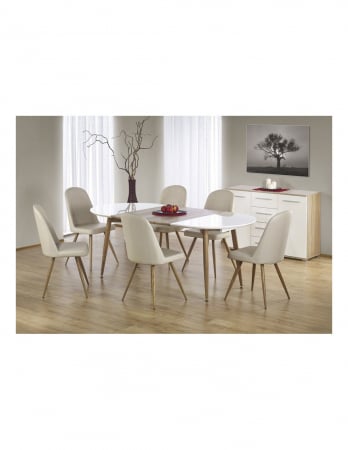 Mobilier living - Masa HM Edward cu blat oval alb lucios si picioare din stejar, aranjata cu scaune